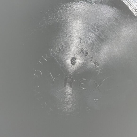 VTG Pyrex Set #472, Sandalwood, 1 1/2 Pt W/ Pyrex lid & #471, 1 Pt W/lid - Picture 4 of 12